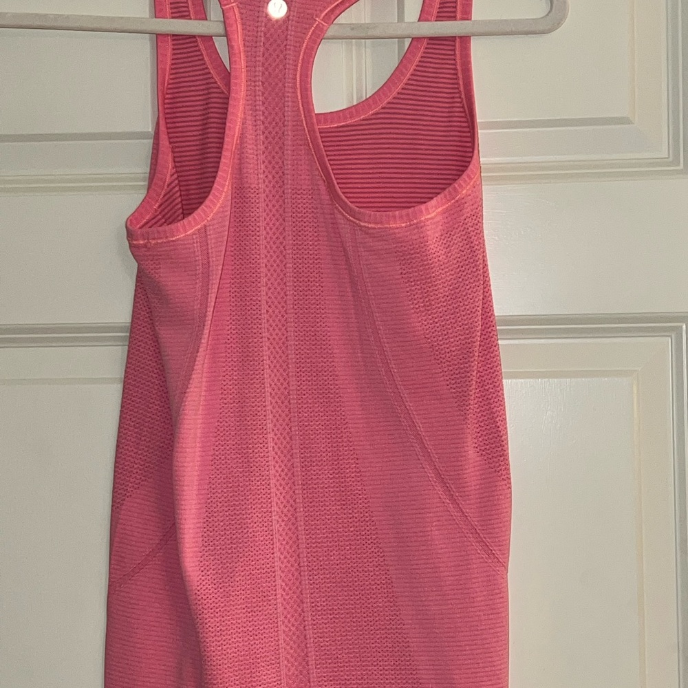 Lululemon top